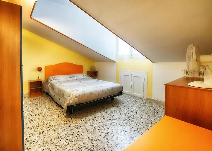 アパート Mansarda サンレモ