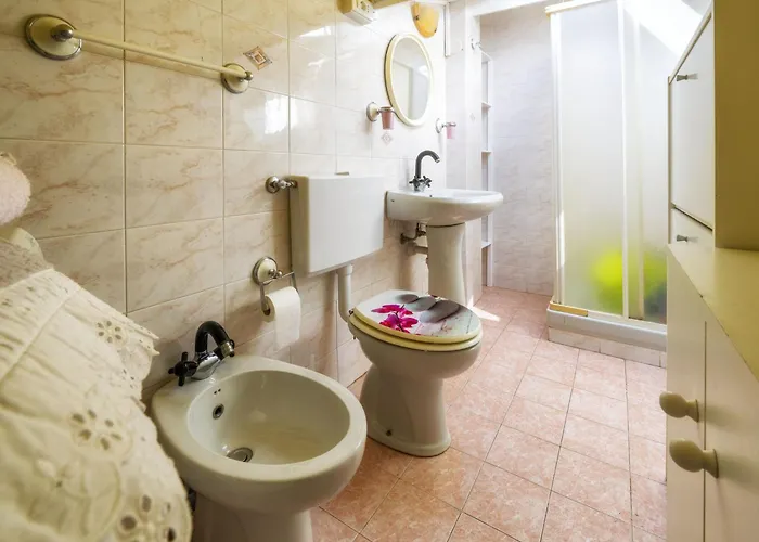 アパート Mansarda サンレモ